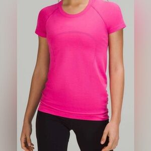 Lululemon Swiftly Tech Short Sleeve Running T Shirt 2.0
Sonic Pink SZ. 10 EUC